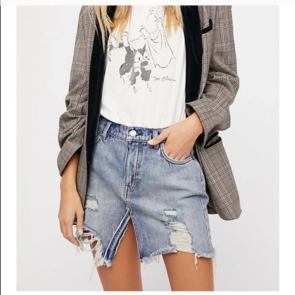 We the Free People Denim Relaxed Distressed Skirt 27/4 - Picture 2 of 8
